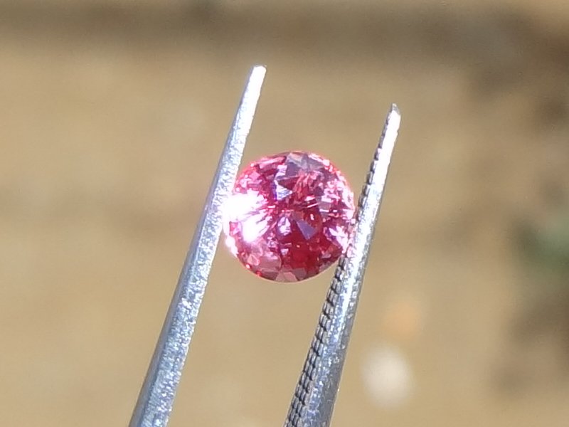 Nice 0.8 Carats Ruby Specimen from Pailin